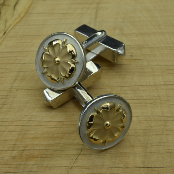 Boutons de manchettes...