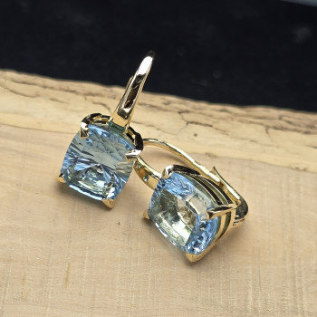 Boules d'oreilles pendantes...